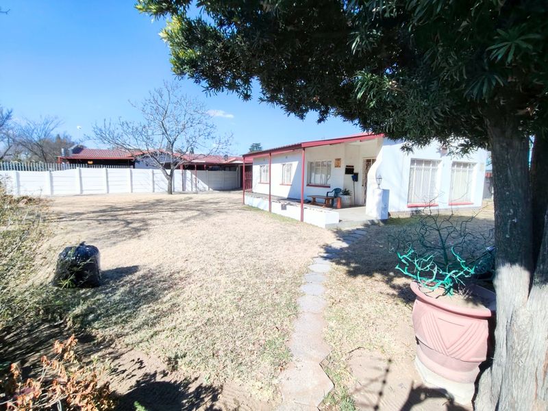 Spacious 3-Bedroom Home with Large Garden and Great Potential in Sasolburg - Photo 4