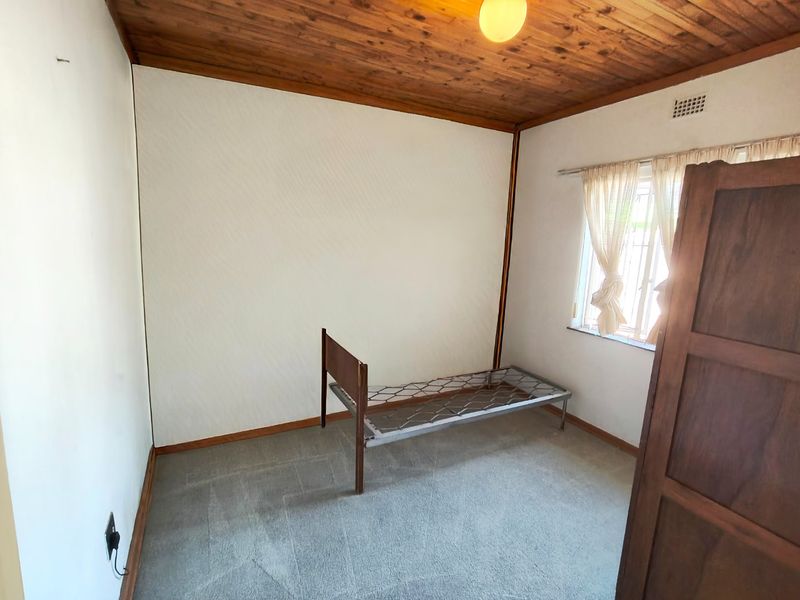 Spacious 3-Bedroom Home with Large Garden and Great Potential in Sasolburg - Photo 10