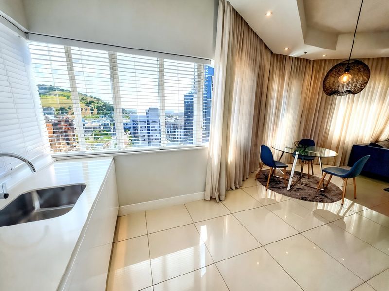 Stunning Furnished 2 Bed 2 Bath at The Pullman — Lion's Head & Ocean Views - Photo 2