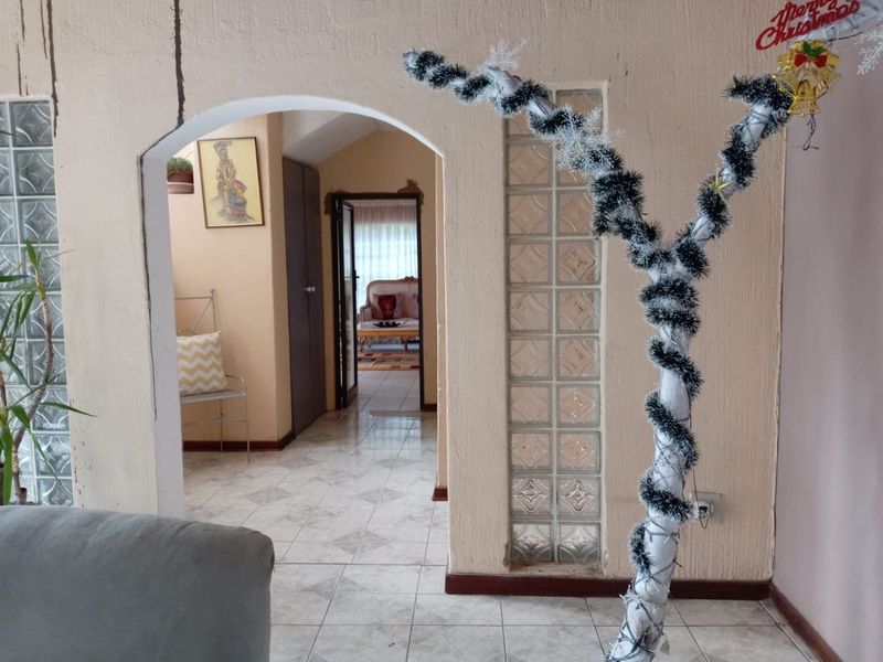 Luxury Family Retreat with Exceptional Entertainment - Photo 5