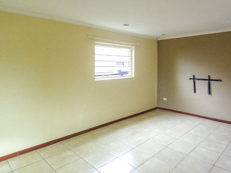 New to the Market - Ideal Starter or Investment Freestanding Home in Beacon Bay. - Photo 7