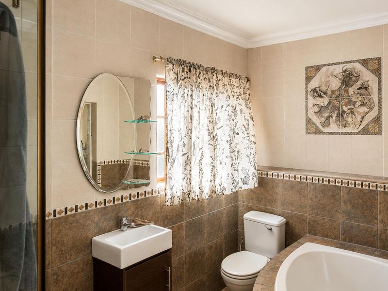 Three Houses, One Stand, Established Rental Income in Klerksdorp - Photo 10