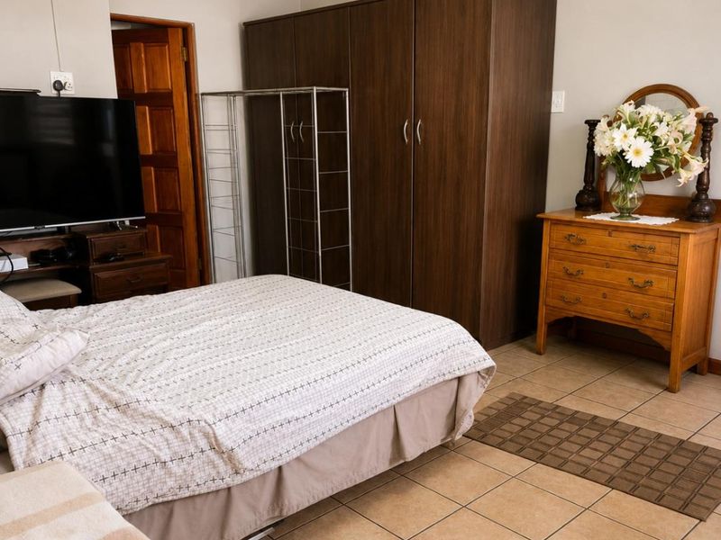 Three Houses, One Stand, Established Rental Income in Klerksdorp - Photo 9