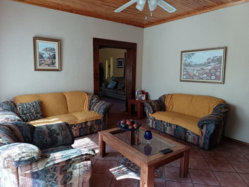 Charming Klerksdorp Family Home in La Hoff - Photo 7
