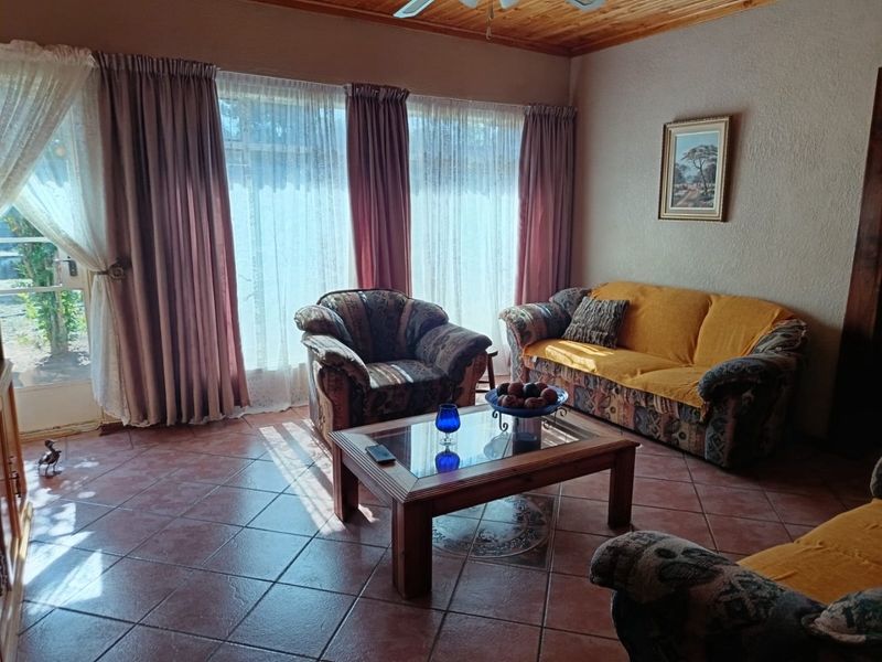 Charming Klerksdorp Family Home in La Hoff - Photo 8