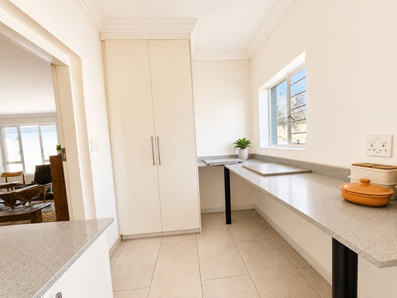 RENOVATED 4 BEDROOM MODERN HOME FOR SALE IN ENCLOSED AREA IN LIBRADENE - Photo 5
