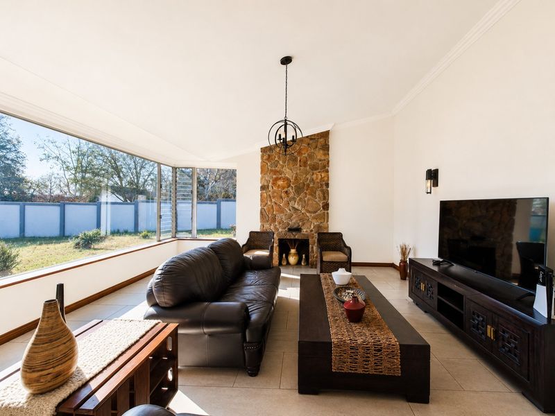 RENOVATED 4 BEDROOM MODERN HOME FOR SALE IN ENCLOSED AREA IN LIBRADENE - Photo 8