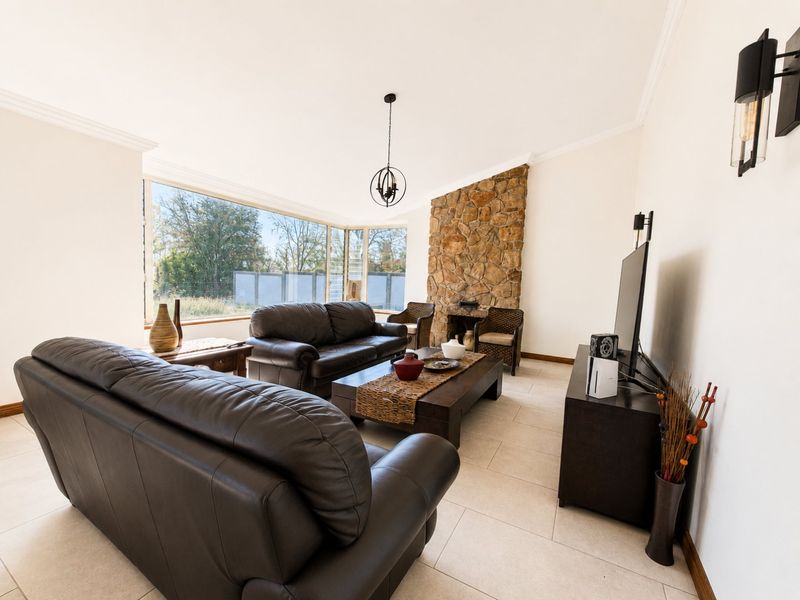 RENOVATED 4 BEDROOM MODERN HOME FOR SALE IN ENCLOSED AREA IN LIBRADENE - Photo 7
