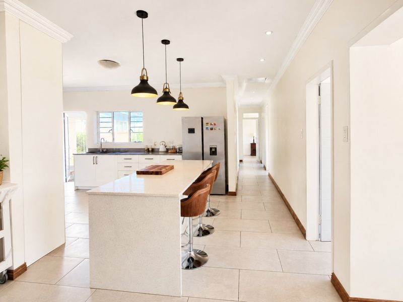 RENOVATED 4 BEDROOM MODERN HOME FOR SALE IN ENCLOSED AREA IN LIBRADENE - Photo 3