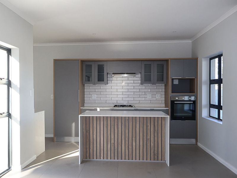 Brand-New Home on 700m2 erf – Build a Second Dwelling | No Transfer Duty - Photo 5