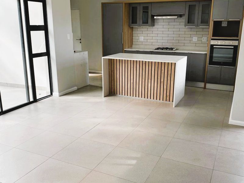 Brand-New Home on 700m2 erf – Build a Second Dwelling | No Transfer Duty - Photo 6