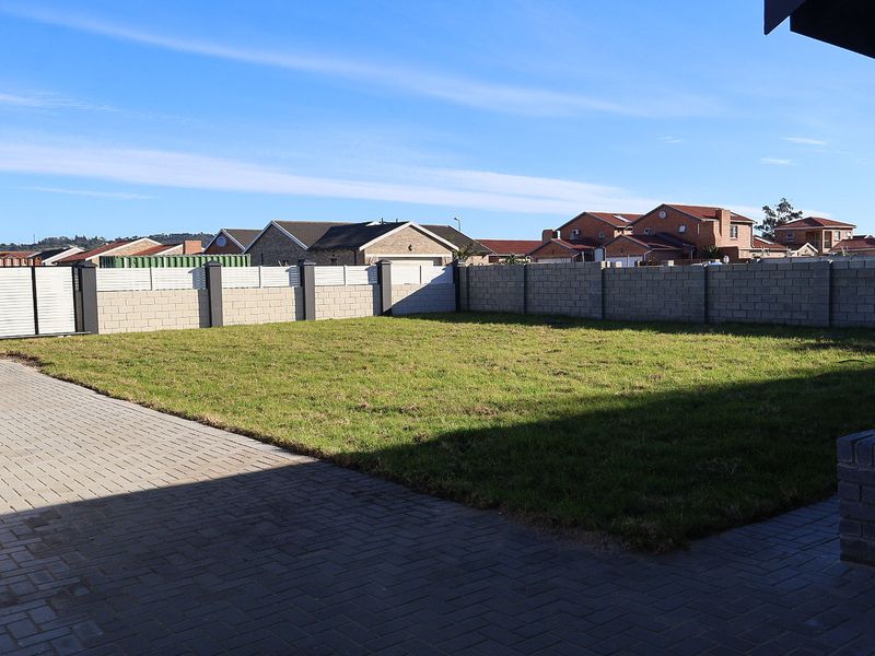 Brand-New Home on 700m2 erf – Build a Second Dwelling | No Transfer Duty - Photo 2