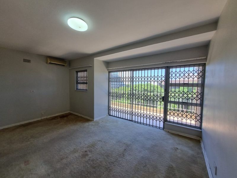 Central Umhlanga to rent, pet friendly 3 bedroom Townhouse. - Photo 5