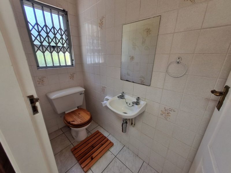 Central Umhlanga to rent, pet friendly 3 bedroom Townhouse. - Photo 10