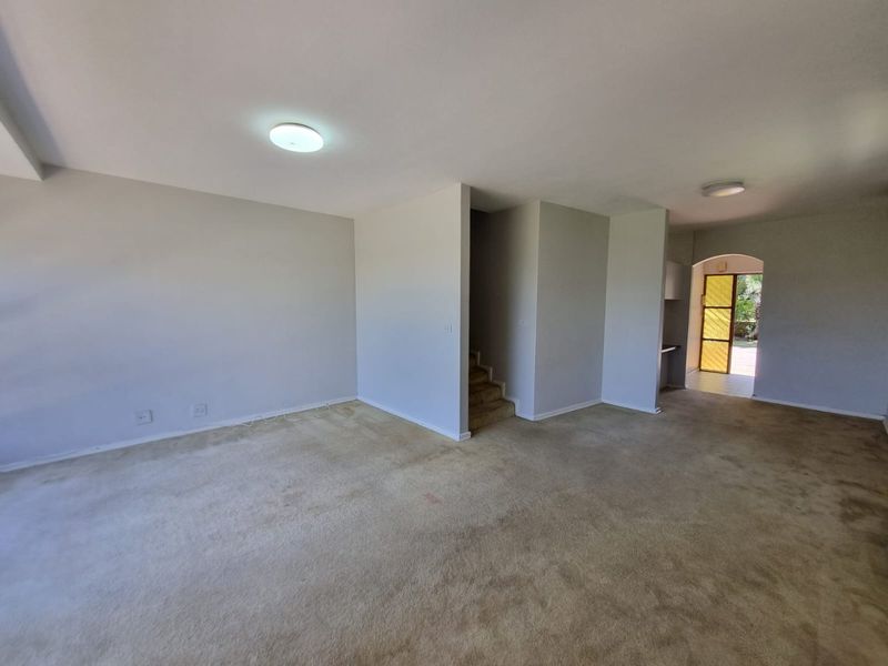 Central Umhlanga to rent, pet friendly 3 bedroom Townhouse. - Photo 6