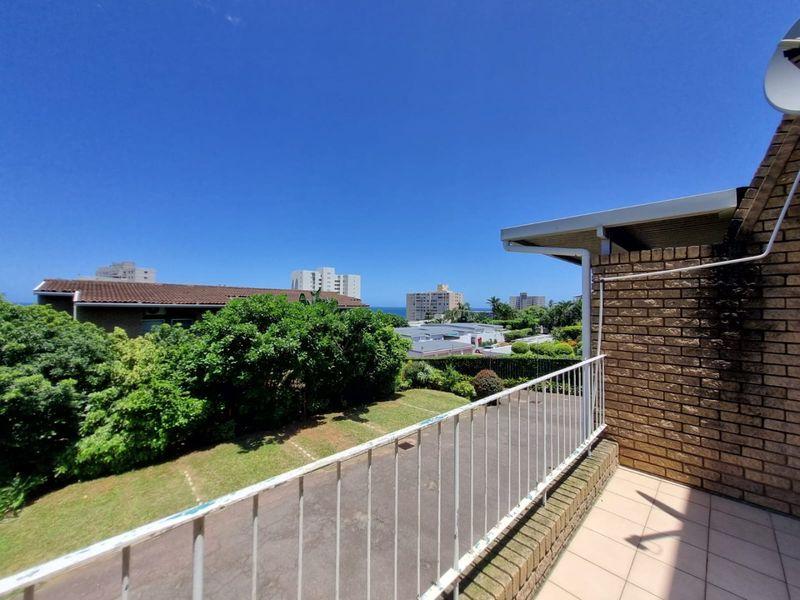 Central Umhlanga to rent, pet friendly 3 bedroom Townhouse. - Photo 4