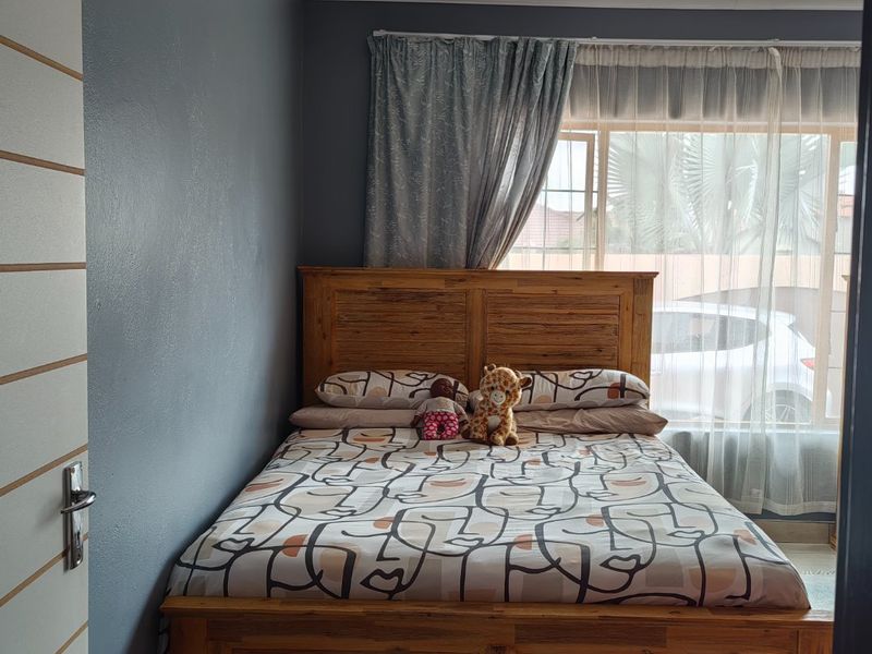 3 bedroom townhouse in Debron estate with secure estate living - Photo 7