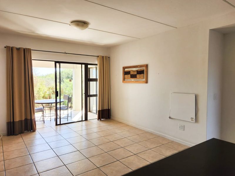 Living in a Golf Estate - Photo 6