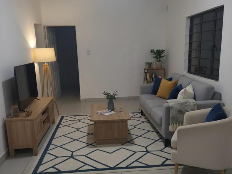 A Modern and spacious apartment in  Cowies Hill - Photo 4
