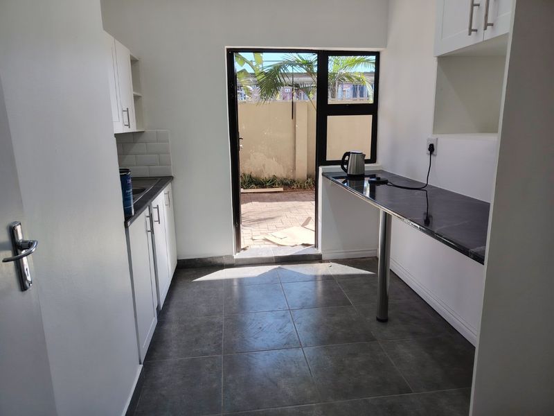 Prime 88m2 Ground Floor Office To Let in Marwick Business Park, Hillcrest - Photo 7
