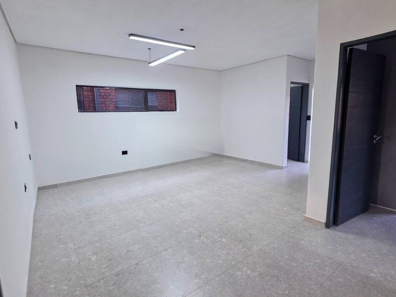 Freshly Renovated Simplicity in a Quiet Raslouw Setting to Let. - Photo 10