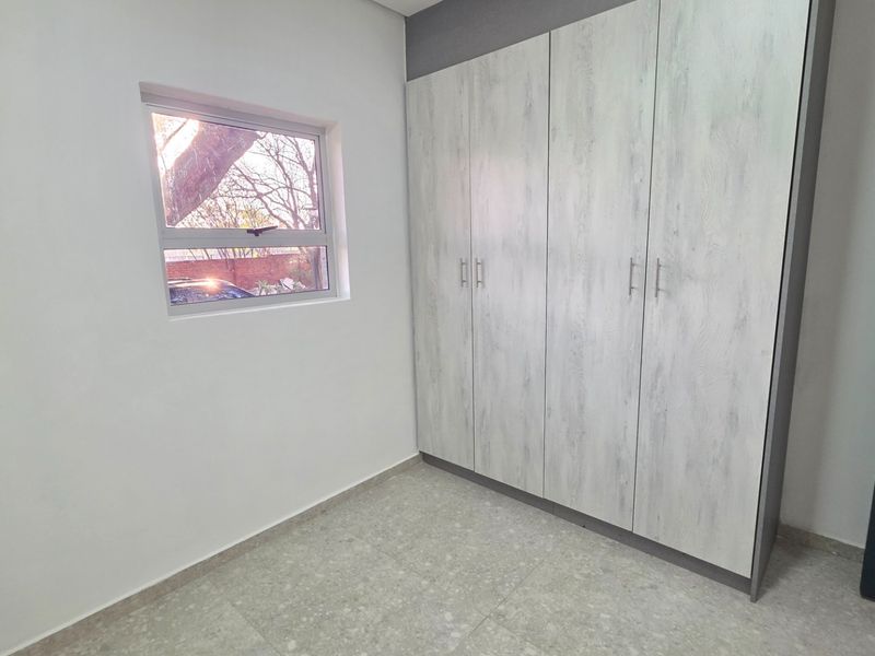 Freshly Renovated Simplicity in a Quiet Raslouw Setting to Let. - Photo 9