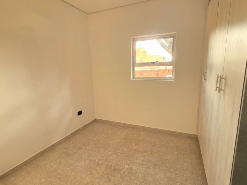 Freshly Renovated Simplicity in a Quiet Raslouw Setting to Let. - Photo 8