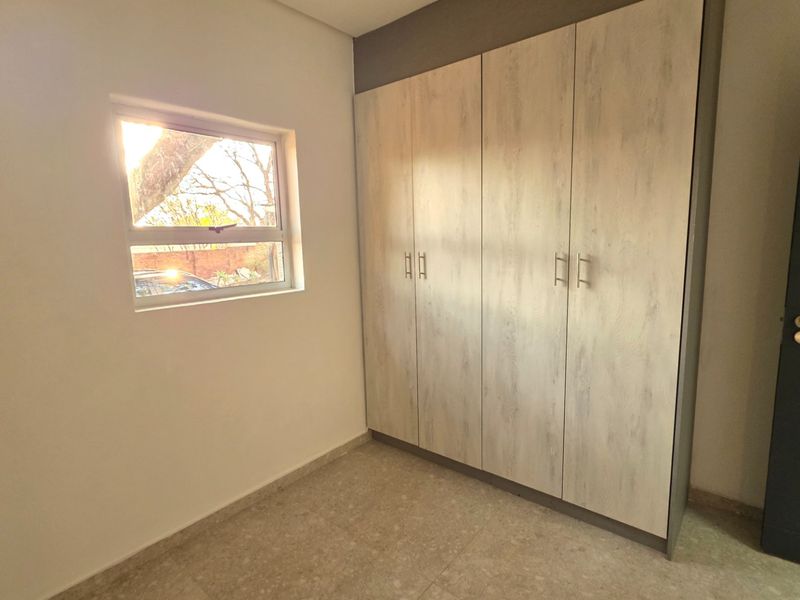 Freshly Renovated Simplicity in a Quiet Raslouw Setting to Let. - Photo 7