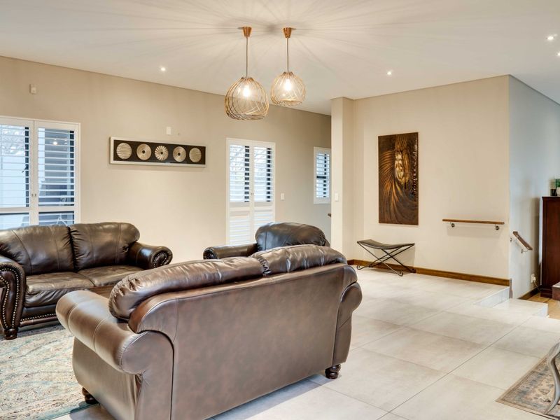 6 Bedroom Fully Furnished House for Rent in Bryanston - Photo 7