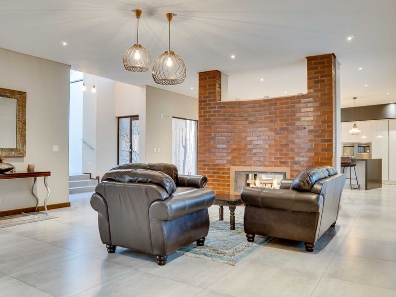 6 Bedroom Fully Furnished House for Rent in Bryanston - Photo 6