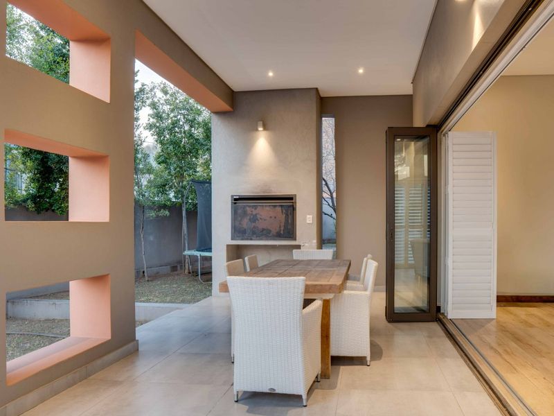 6 Bedroom Fully Furnished House for Rent in Bryanston - Photo 2