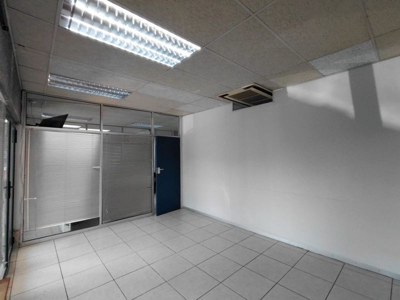 Office Space (shared)  to Let – Centrally Located  - Photo 5