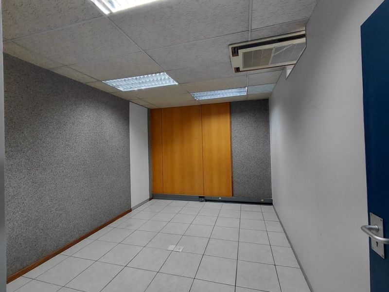 Office Space (shared)  to Let – Centrally Located  - Photo 8