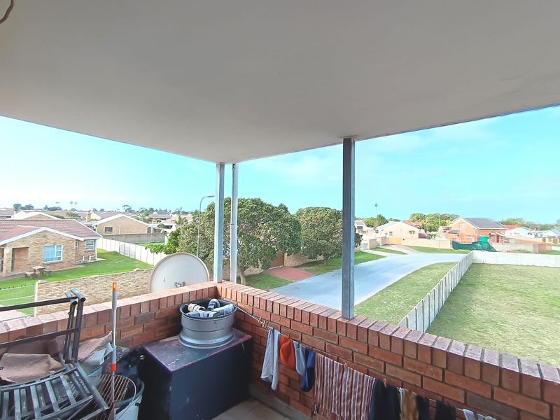 Spacious 3 Bedroom Apartment - Photo 9