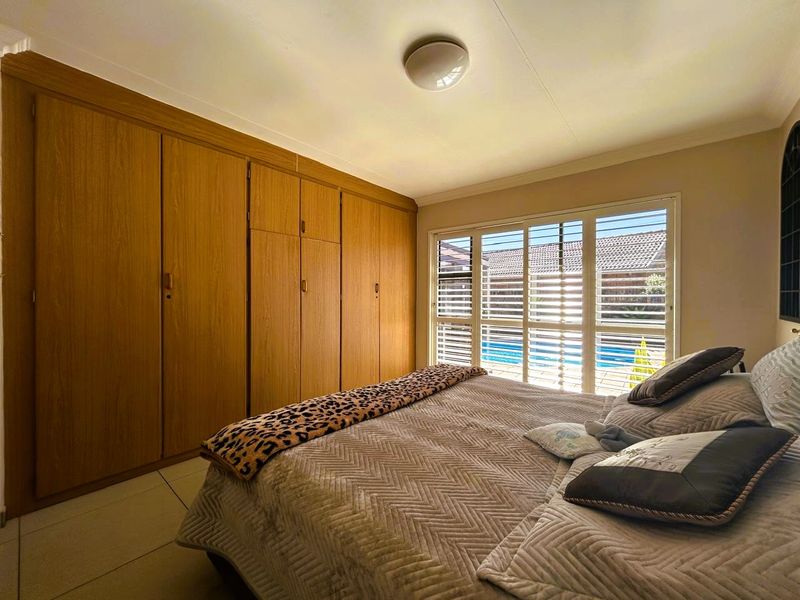 Exceptional 4 Bedroom 3 Bathroom home - Photo 7