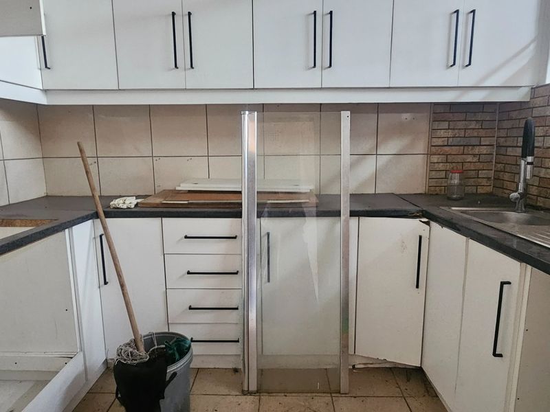 Overport Fixer Upper - Photo 2