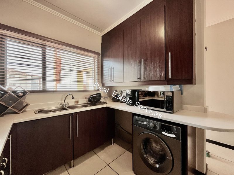 2 Bedroom Apartment / Flat for Sale in Acacia - Photo 2