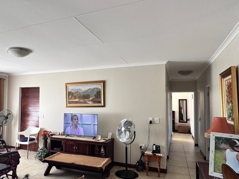 Single Level Retirement Living - Photo 5