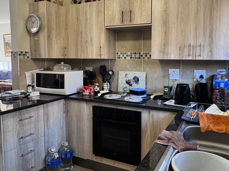 Single Level Retirement Living - Photo 9