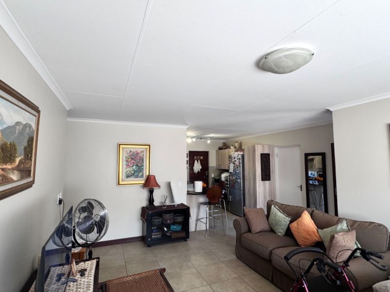 Single Level Retirement Living - Photo 6