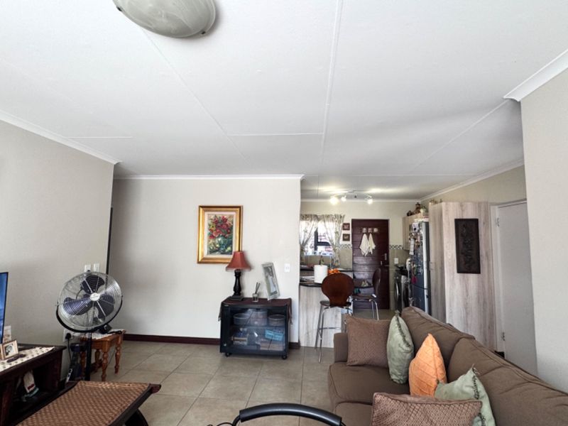 Single Level Retirement Living - Photo 7