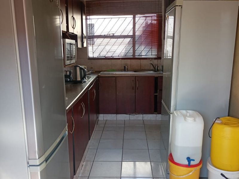 2 bedroom 2 bath home for sale - Photo 5