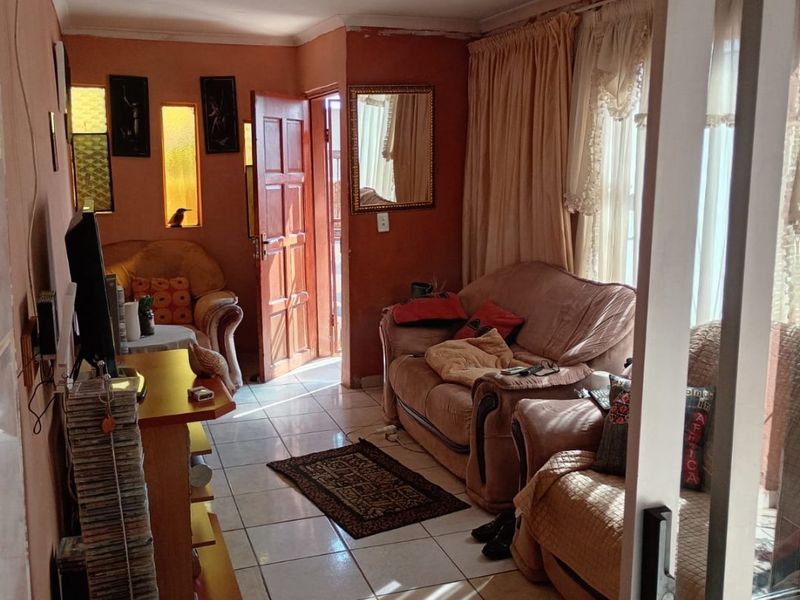 2 bedroom 2 bath home for sale - Photo 4