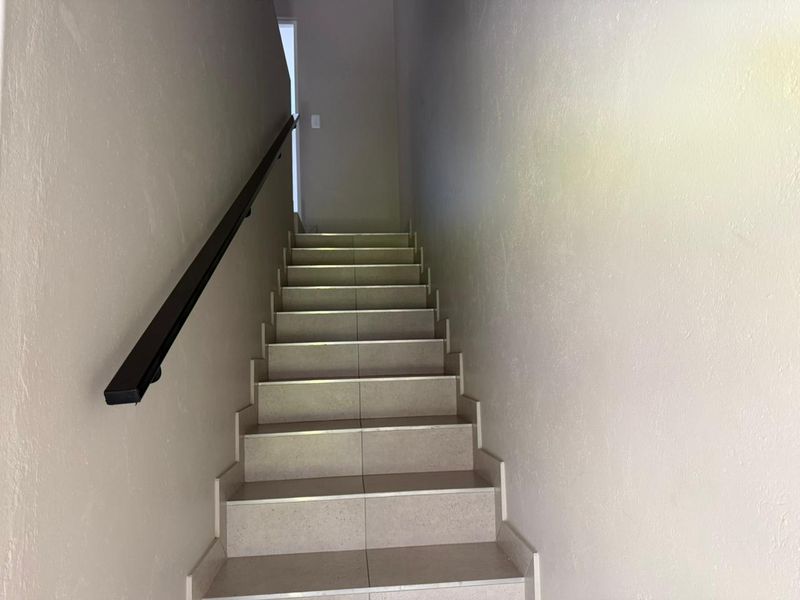 Modern 3-Bedroom Home in a Secure New Development – West Rock Estate - Photo 5