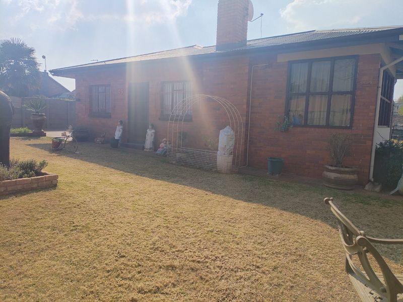 3 Bedroom House for Sale in Casseldale  - Photo 2