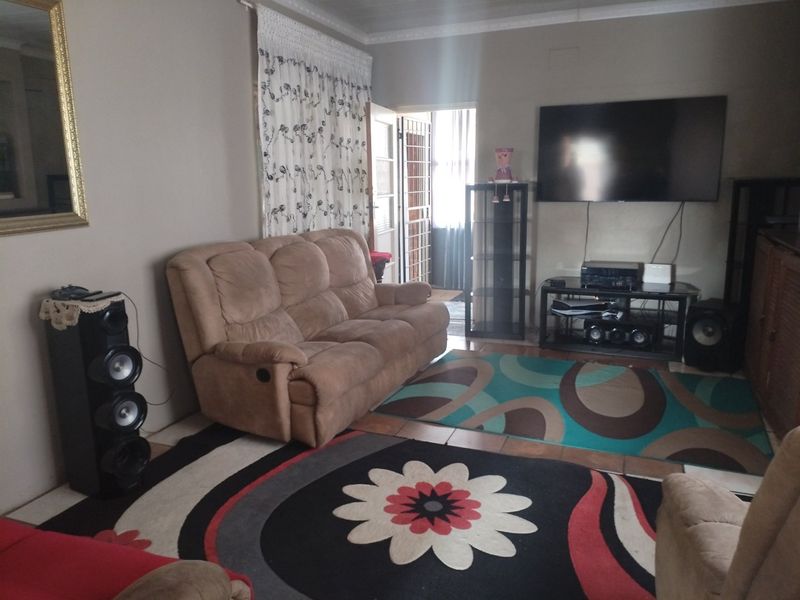 3 Bedroom House for Sale in Casseldale  - Photo 7