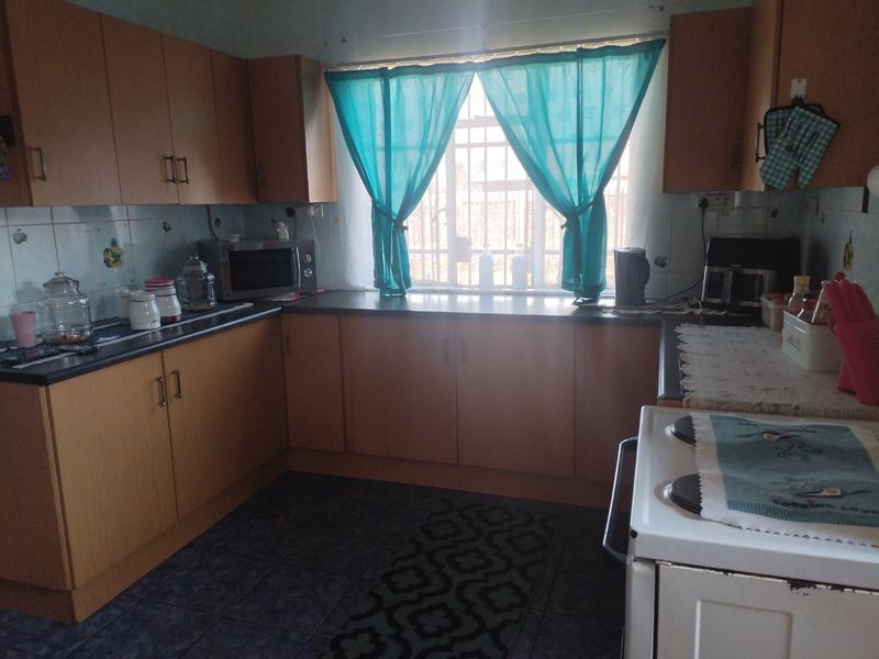 3 Bedroom House for Sale in Casseldale  - Photo 4