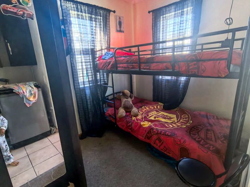 Two Bedroom Family Home For Sale in Woodlands Mitchell Plain - Photo 5