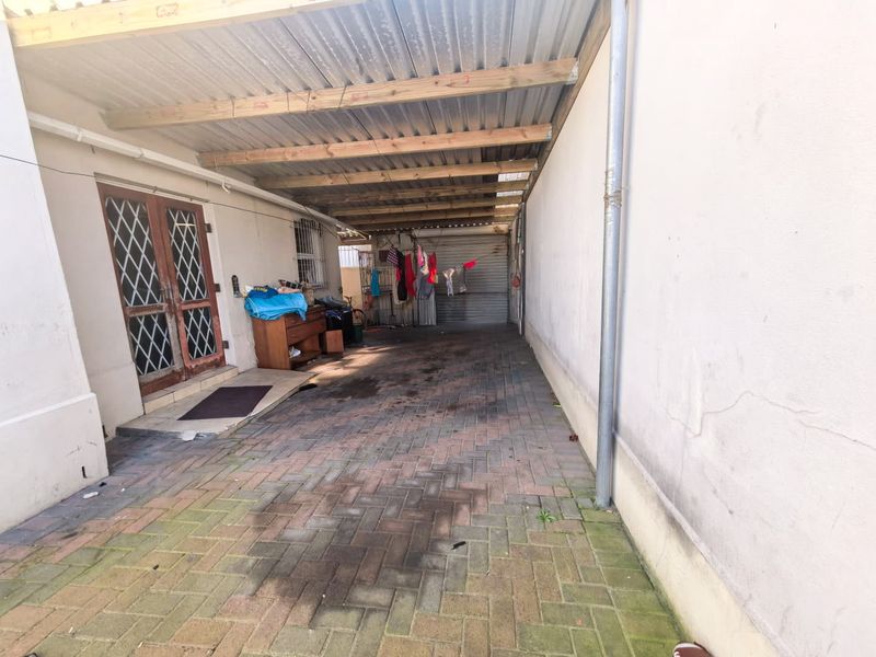 Two Bedroom Family Home For Sale in Woodlands Mitchell Plain - Photo 7