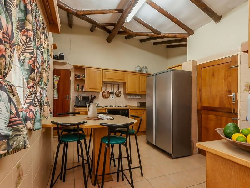 Spacious Family Home with Large 2-Bedroom Flatlet in Secure Enclosed Area – Glen Marais - Photo 3